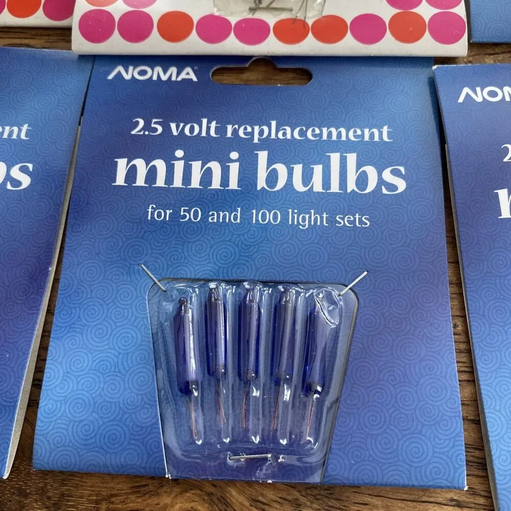 Vintage Christmas Light Replacement Bulbs Yuletide 3.5 Volt And Noma 2.5 Volt